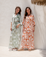 How Do You Choose and Style a Floral Maxi Skirt?